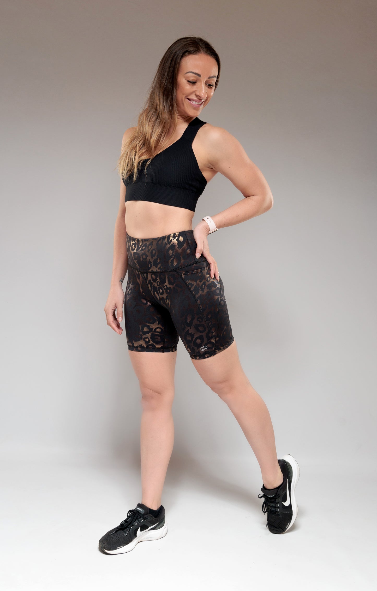 Bronze Goddess 7" Shorts